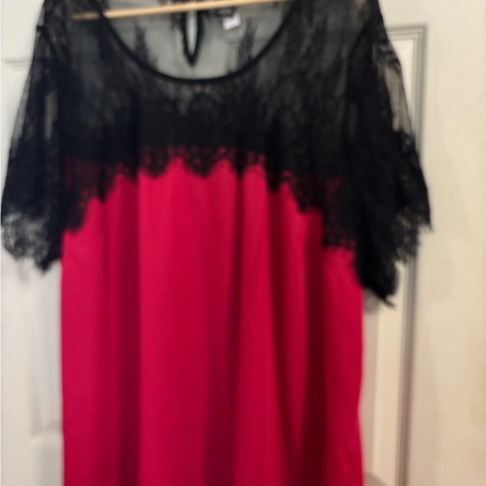 Torrid Black Lace Mesh Top size 4 x perfect for  valentines